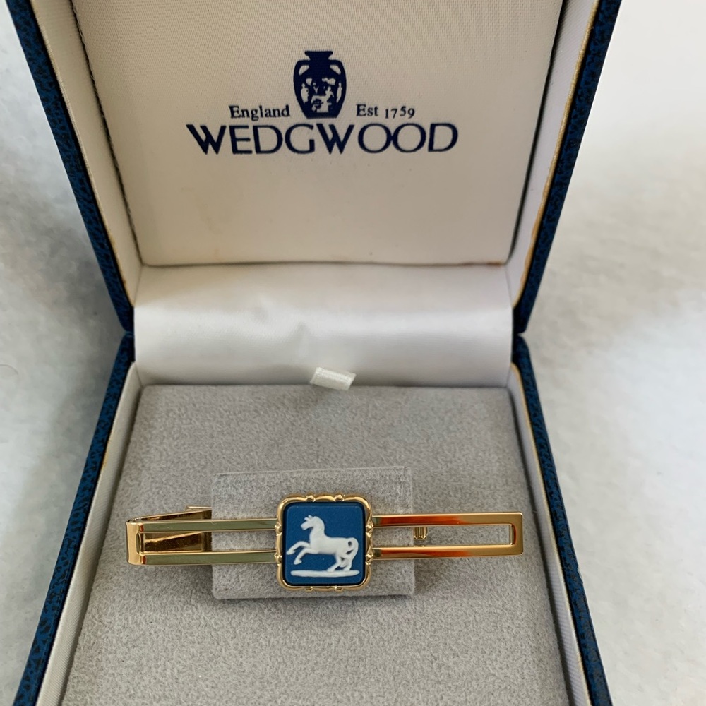 SALE-Wedgwood Jasperware Gold Toned Horse Tie Clip. Gold plated.